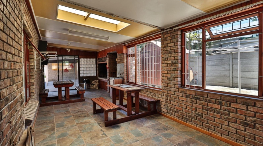 8 Bedroom Property for Sale in Hartenbos Central Western Cape